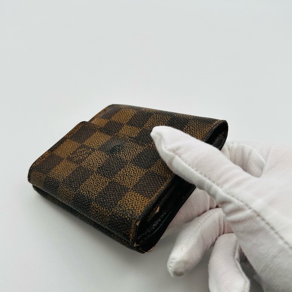 Louis Vuitton Damier Wallet - Picture 3 of 9